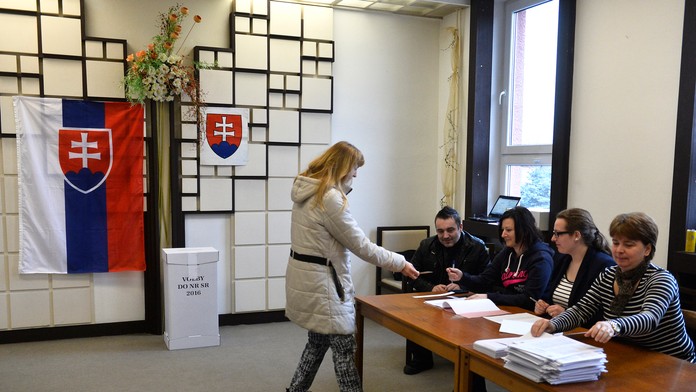 Prví voliči už prišli odovzdať svoj hlas