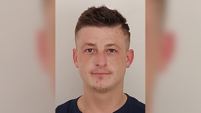 Polícia pátra po tomto mužovi.