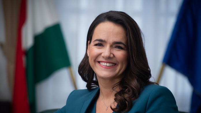 Maďarská prezidentka udelila milosť extrémistovi, ktorý útočil na domy politikov aj bary homosexuálov