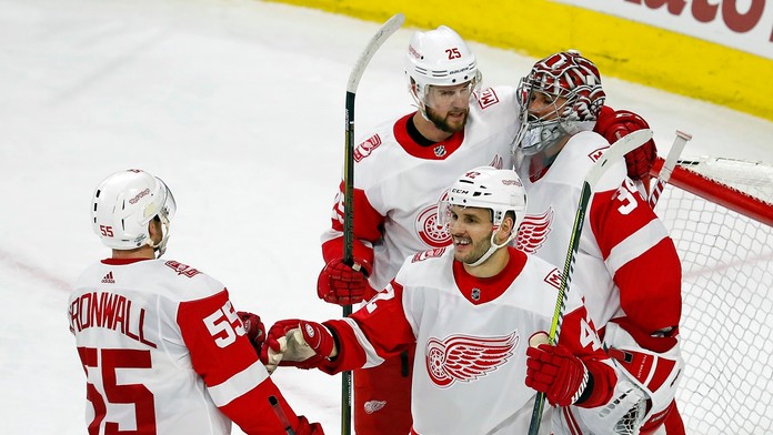 Zamrznuté vlny na kanadskom jazere.