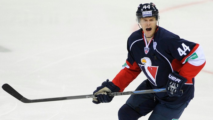 Kurtis Foster (Slovan) v stretnutí KHL HC Slovan Bratislava - Severstaľ Čerepovec