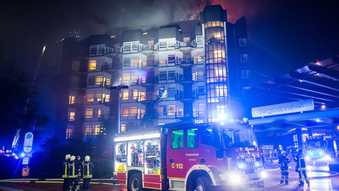 Pri požiari v nemocnici v meste Bochum zahynuli dvaja ľudia.