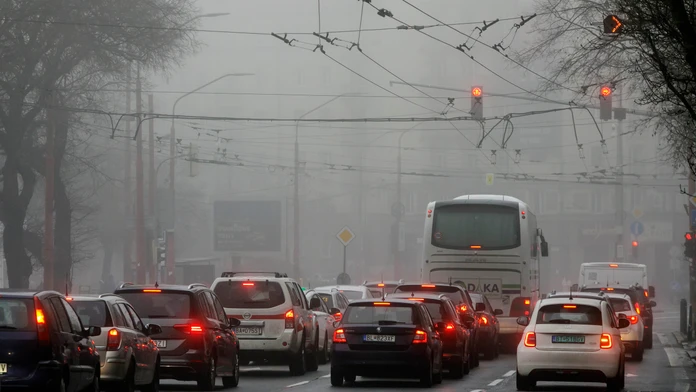 V smere do Bratislavy a aj v meste sa tvoria kolóny. Zdržania hlásia na viacerých úsekoch