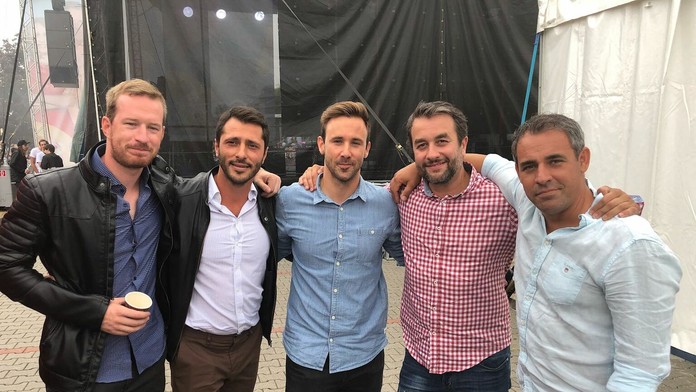 Oteckovia na úteku. Neuveríte, kam sa museli skryť pred fanúšikmi