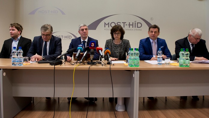 Vedenie strany Most-Híd počas tlačovej konferencie po zasadnutí Republikovej rady strany.