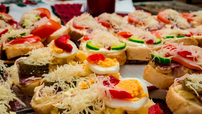 Obložené chlebíčky.