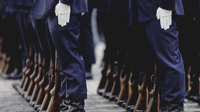 K povinnej vojenčine sa prikláňajú ďalšie európske krajiny. Láka ich aj švédsky model