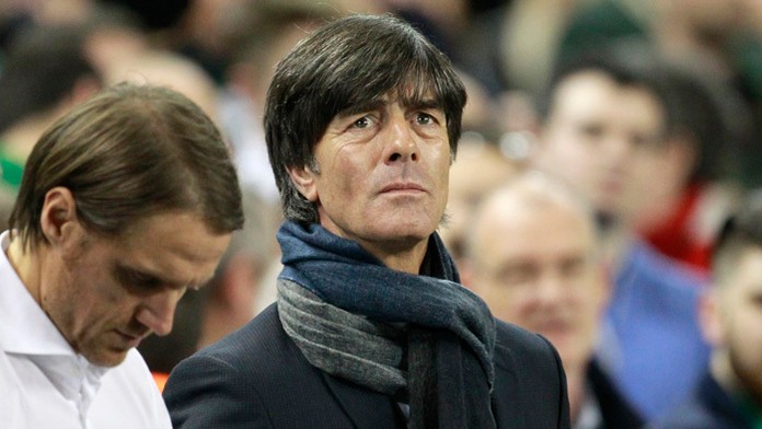 Smutný tréner nemeckej futbalovej reprezentácie Joachim Löw.
