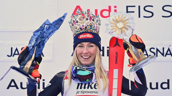 Najkrajšia trofej, akú som kedy dostala. Shiffrinová si Jasnú nevie vynachváliť