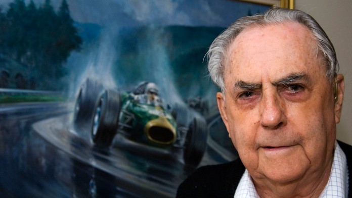 Na archívnej snímke z 8. septembra 2009 Austrálčan Jack Brabham  pózuje vo svojom dome v Gold Coast. 