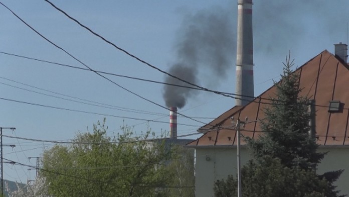Nováčanov vystrašil čierny dym.