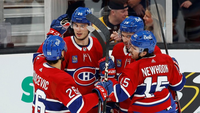 Slafkovský zaznamenal viacbodový duel, Pospíšil bol hviezdou. Sezónny debut zažil ďalší Slovák