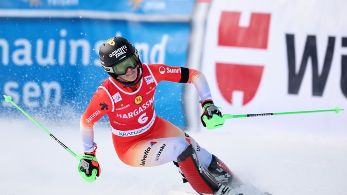 Famózny víkend v podaní Camille Rastovej. V slalome zvládla obrovský tlak od Shiffrinovej a oslavuje triumf