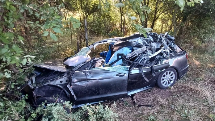 Šokujúce správanie vodičov na D2 pri Kútoch. Zranenému dieťaťu pri havarovanom aute, v ktorom bojovala o život žena, nikto nezastavil