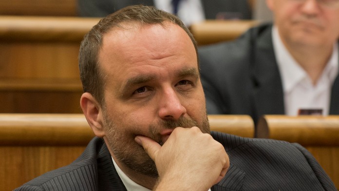 Zamyslený predseda SDKÚ-SD Pavol Frešo