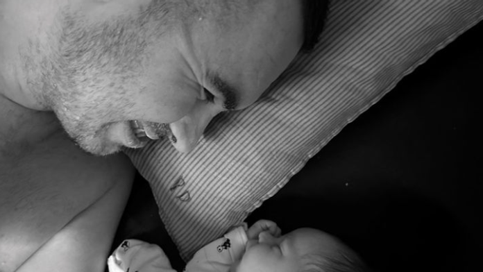 Nevyliečiteľne chorý Čech (33) v apríli zrušil asistovanú samovraždu, teraz sa dočkal narodenia dcéry