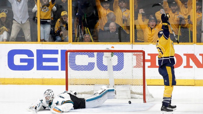 Dallas a Nashville si vynútili siedme zápasy.