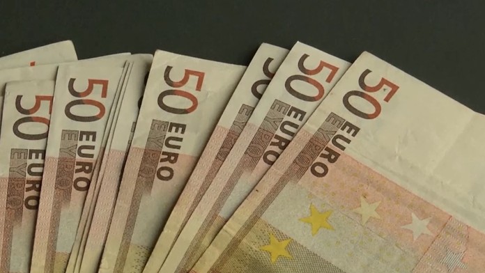 Pár šťastlivcov si každý mesiac prilepší o tisíc eur