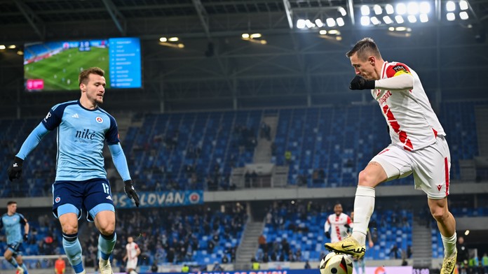 Jurij Medvedev (Bratislava), Damián Bariš (Trenčín) počas osemfinálového zápasu Slovenského pohára - Slovnaft cup ŠK Slovan Bratislava - AS Trenčín