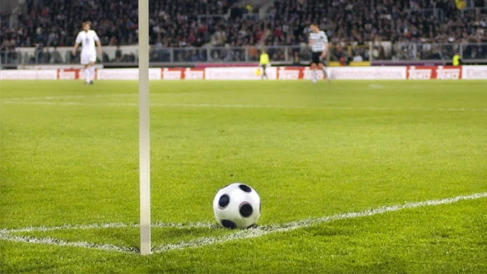 Futbalová lopta v bráne