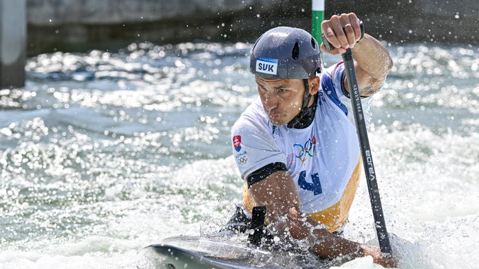 Slovensko na medailu z MS stále čaká, v C1 mal k nej najbližšie Beňuš. Na trati sa objavila aj naša legenda