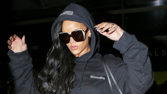 Rihanna na letisku v Los Angeles