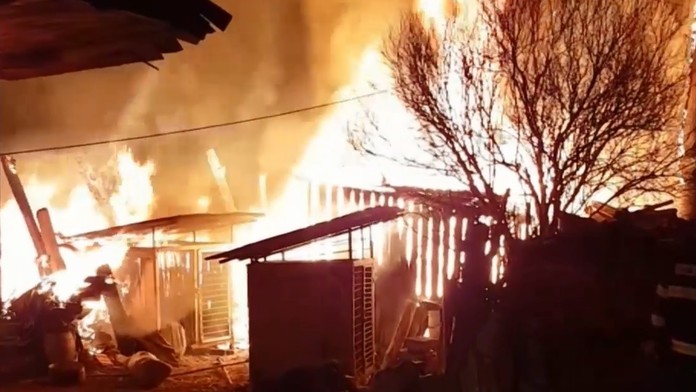 Horieť začalo skoro ráno.