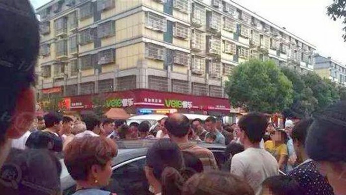 Smashed-BMW-window-to-save-3-year-old (1).jpg