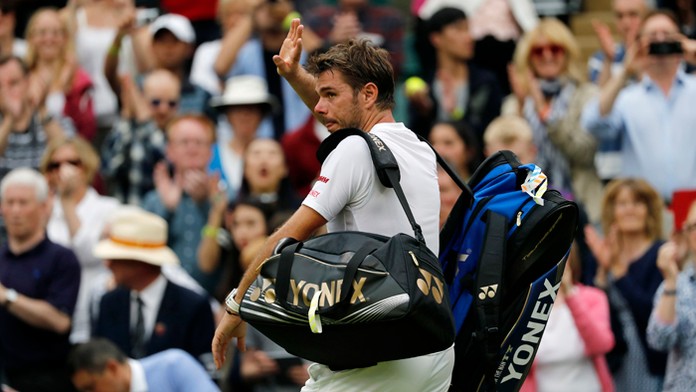 Stan Wawrinka odchádza z Wimbledonu.