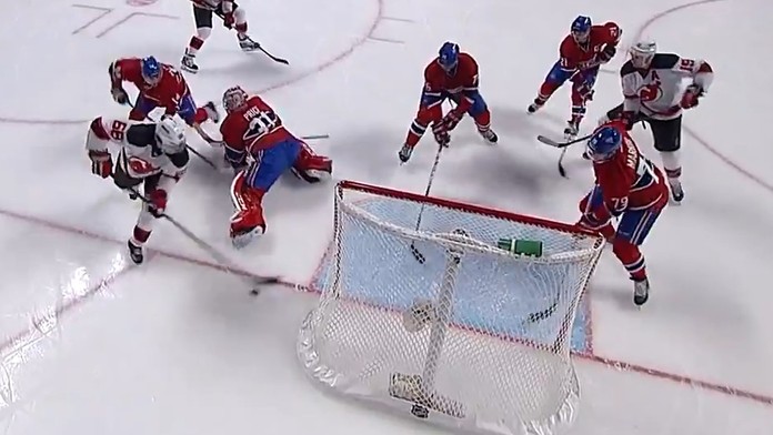 P.K.Subban (Montreal, #76) zastavil Jaromíra Jágra (New Jersey, #68)