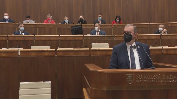 Z rokovania parlamentu.