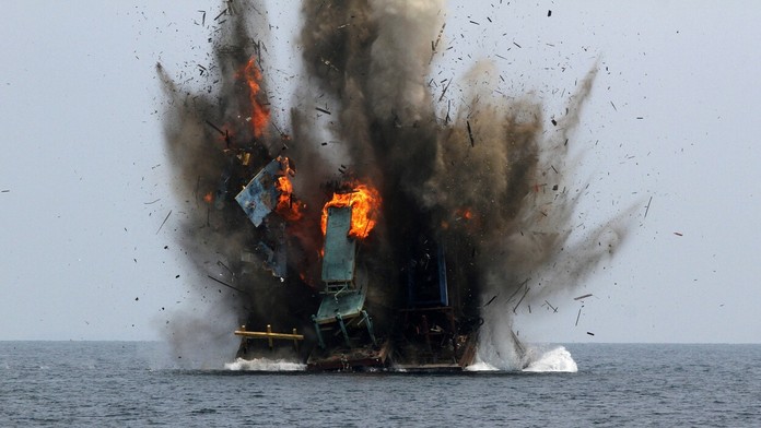 Indonézia potopila 23 zahraničných lodí, ktoré lovili ryby v jej vodách