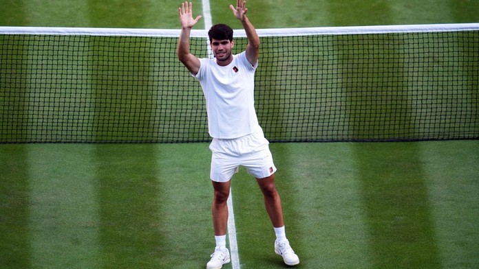 Alcaraz suverénne do semifinále. Čaká ho rozbehnutý Fritz