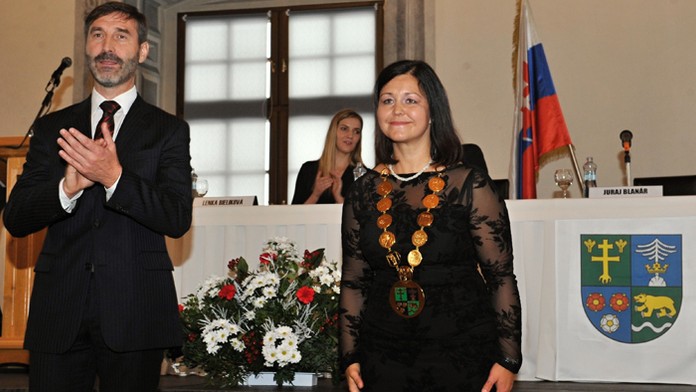 Nový predseda predsedu Košického samosprávneho kraja Rastislava Trnku po zložení sľubu.