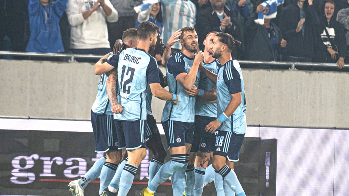 GALÉRIA: Z pokojného zápasu bola opäť dráma. Slovan sa v závere strachoval o výsledok, ale po remíze postupuje ďalej