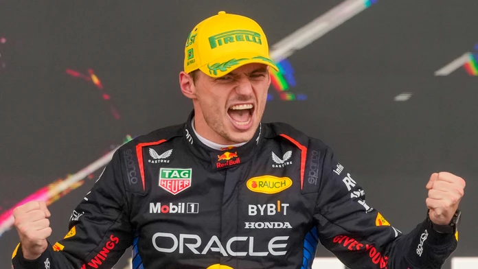 Max Verstappen sa teší po víťazstve