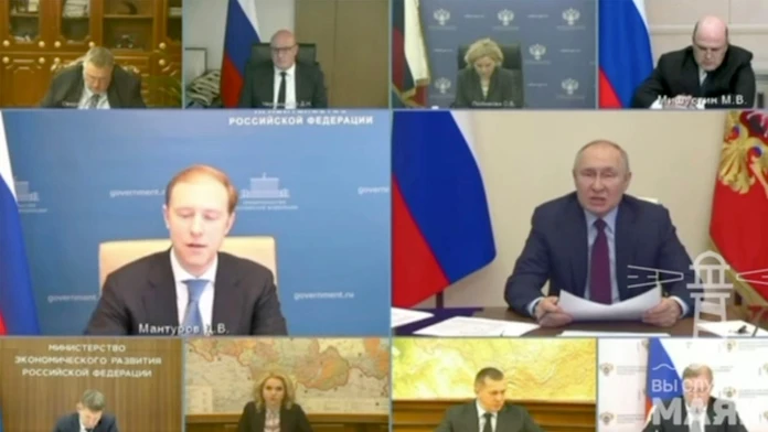Čo šaškujete? Putin v priamom prenose karhal ministra hospodárstva