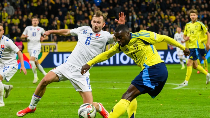 FOTO: Slovensko podľahlo Švédsku. Škandinávci postupujú, naši futbalisti si zahrajú baráž
