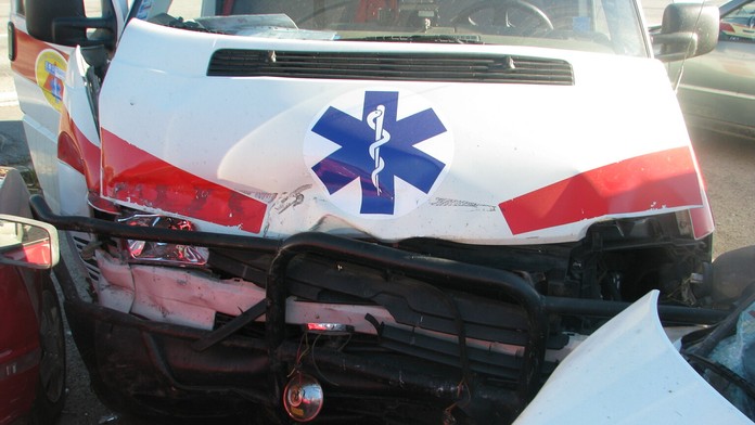 Havária sanitky pri Rohožníku /2/