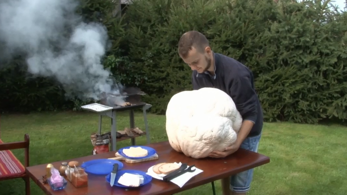 Adam sa pochválil obrovským vatovcom