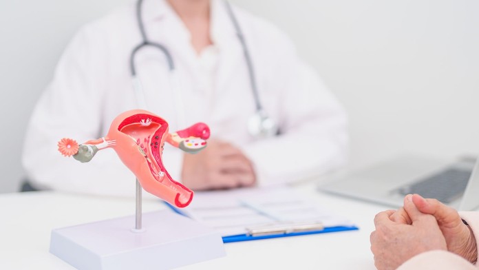 Rakovina vaječníkov je tichým zabijakom. Tieto príznaky by ste nemali ignorovať