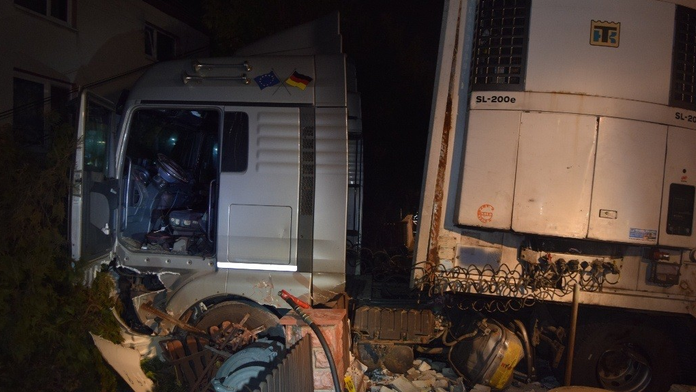 Vodič kamióna sa snažil vyhnúť zrážke