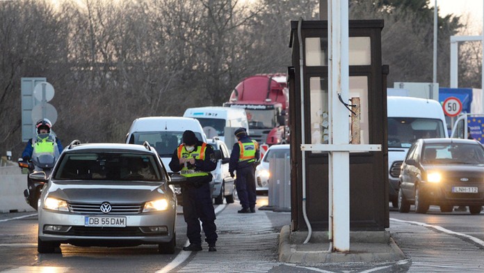 Nehoda pri obci Kostolná-Záriečie.