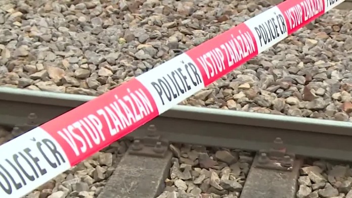 Tragédia na železnici: Vlak zrazil dvoch robotníkov, jeden zahynul