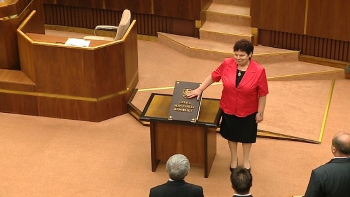 17 Novi poslanci DEMO.transferweb_jpg_bez_watermarku_1.jpg