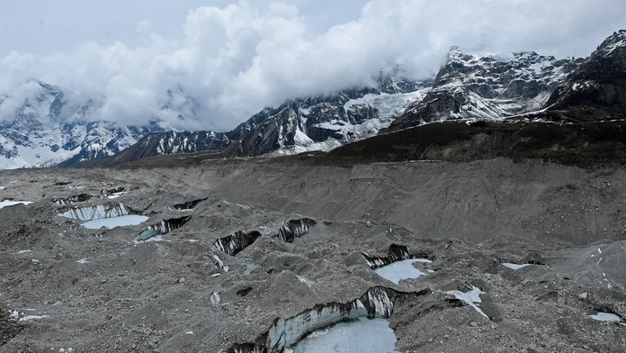 Globálne otepľovanie „roztápa“ Mount Everest. Základný tábor sa stáva nebezpečným