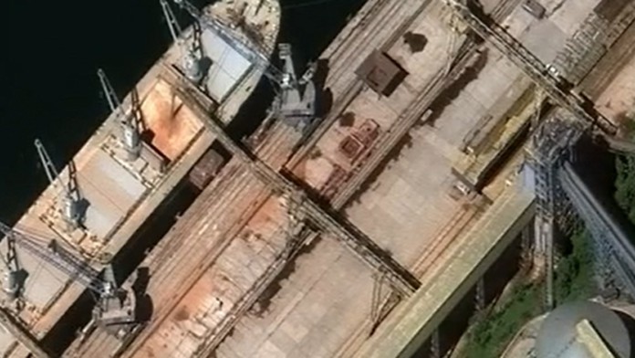 Ruská loď priplávala do Sýrie s ďalším obilím údajne ukradnutým na Ukrajine.