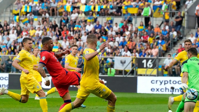 Anglicko prišlo o prvé body v kvalifikácii. Spallettimu nevyšla premiéra na lavičke Talianska