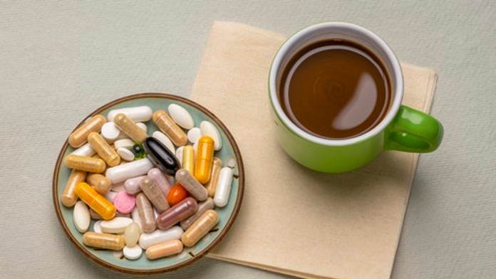 Káva má zlý vplyv na vstrebávanie vitamínov, odhalili vedci. Vyhnúť sa musíte tejto chybe