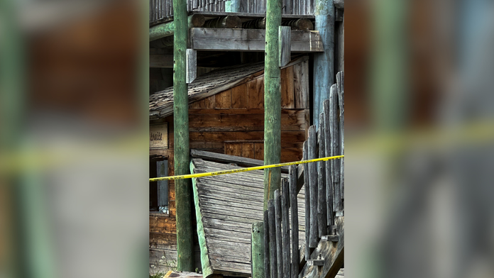 Plošina, z ktorej spadli deti.